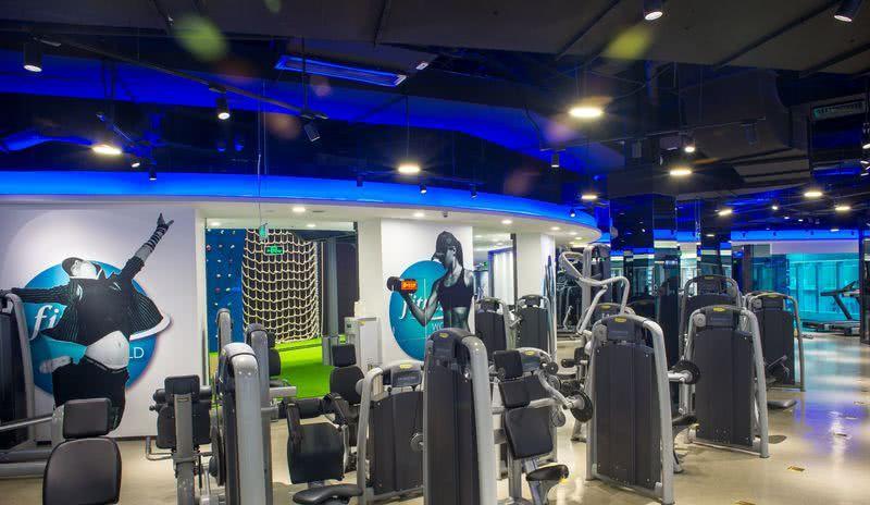 繁华地段中的蓝色魅惑——FITNESS WORLD健身会所设计