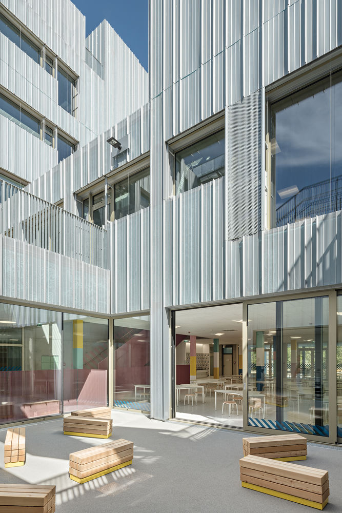 Längenfeldgasse Primary and Vocational School  / PPAG architects