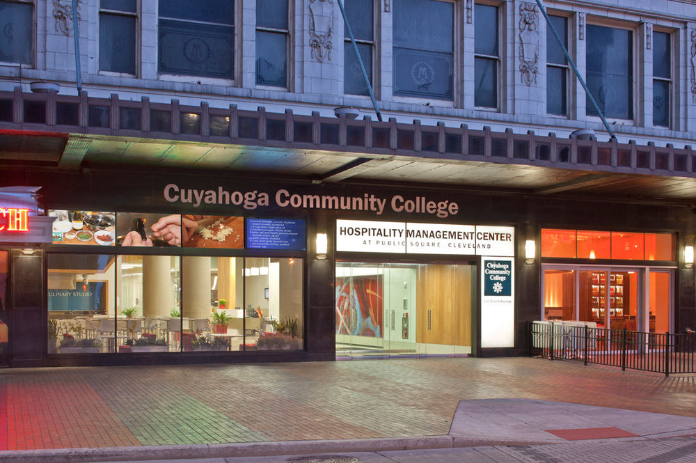 双面魅力 | Cuyahoga 社区学院酒店管理中心与 Pura Vida 餐厅