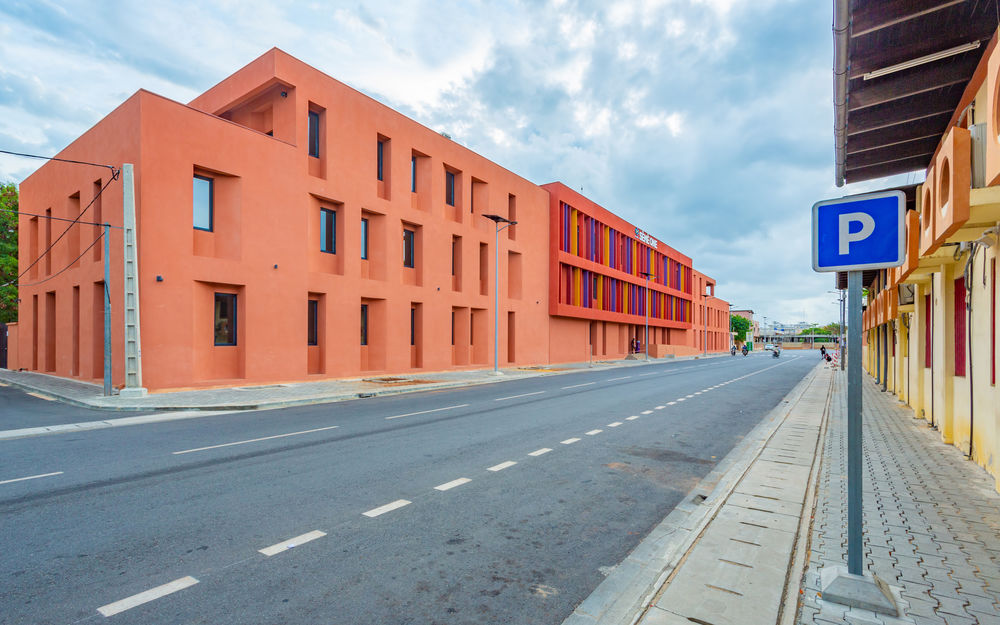 SÈMÈONE Center / COBLOC Architecture