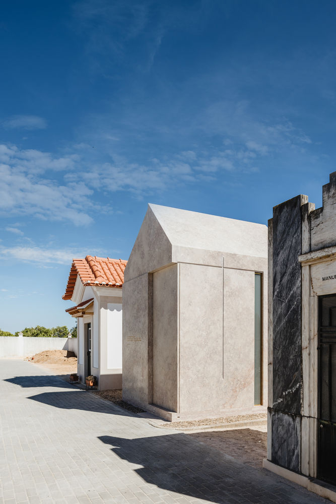 Permanence of Memory Grave / PHYD Arquitectura