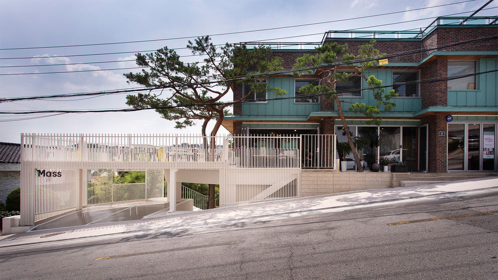 MASS Arts Plastiques Gallery / Form & Function