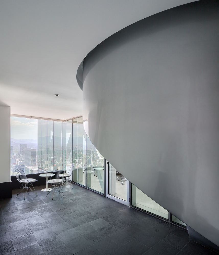 Helipad / André-Jacques Bodin, Héctor Coss Arquitectos, Tomas Janka, Undecorated