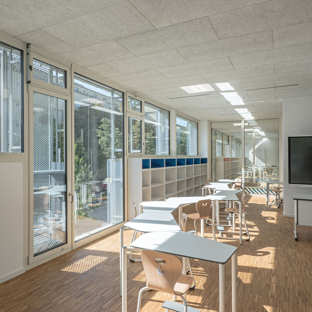 Längenfeldgasse Primary and Vocational School  / PPAG architects
