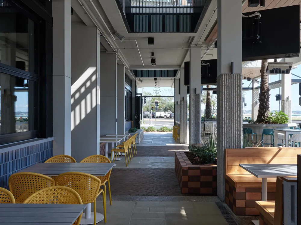 Kirra Beach House & Hotel