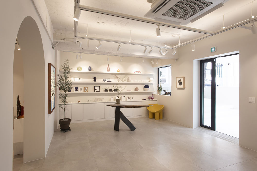 MASS Arts Plastiques Gallery / Form & Function