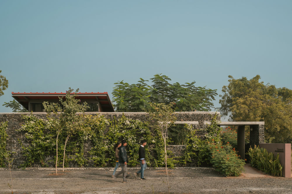 Oasis Studio / Saransh