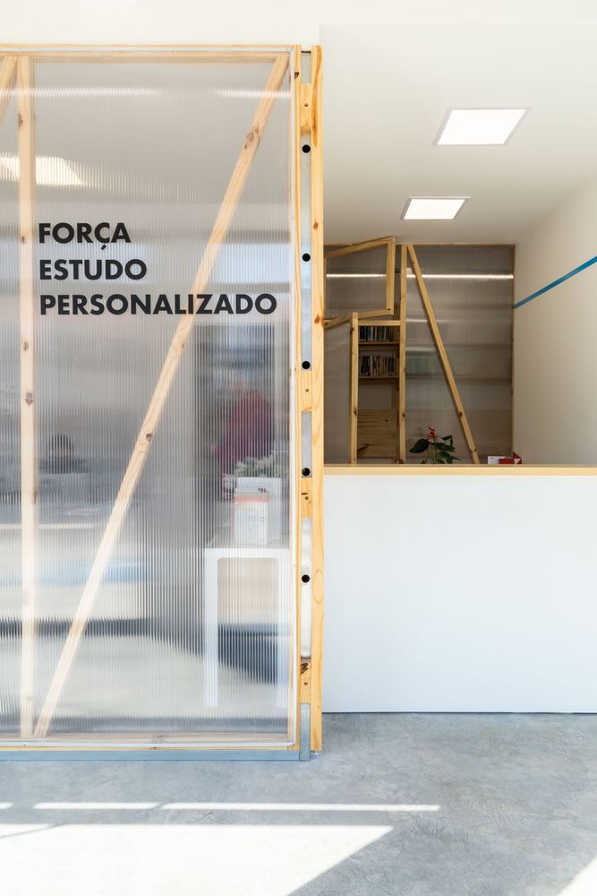 Forca Estudo Personalizado School / Pianca Arquitetura
