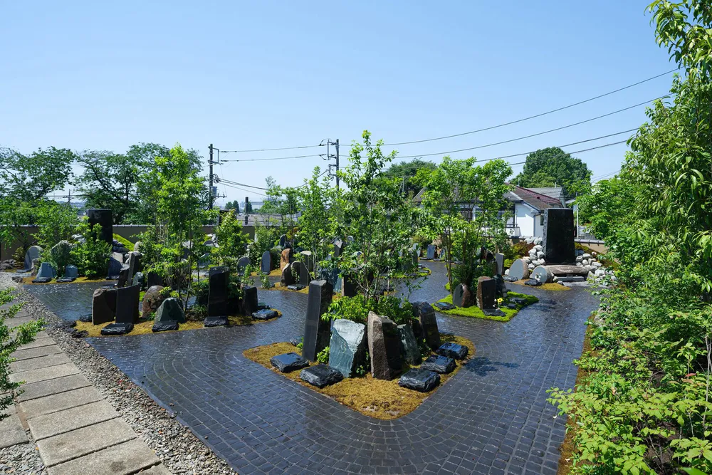 Kezouin Fuchu-shi Cemetery "Yoyo-no-niwa"