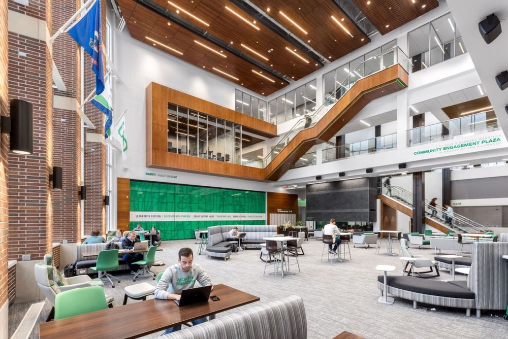 Nistler College of Business & Public Administration | 现代与传统的完美融合