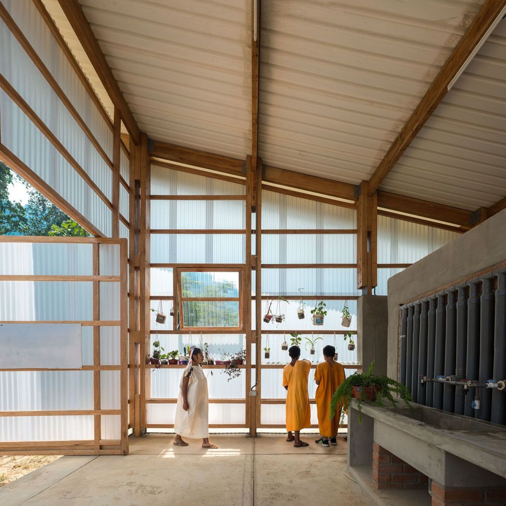 Technology and Environment Laboratory Mencoriari  / Semillas