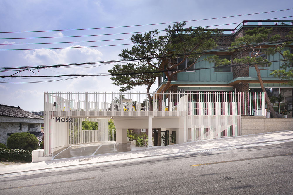 MASS Arts Plastiques Gallery / Form & Function