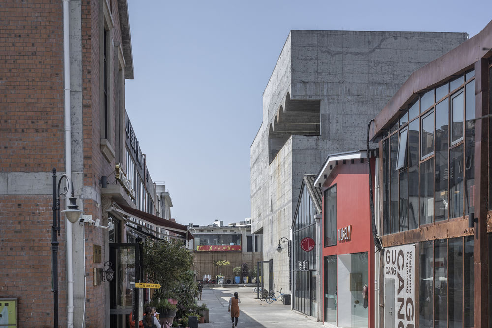 Taizhou Contemporary Art Museum / Atelier Deshaus