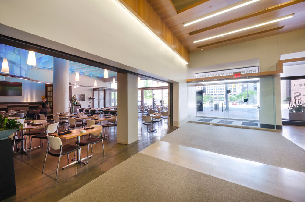 双面魅力 | Cuyahoga 社区学院酒店管理中心与 Pura Vida 餐厅