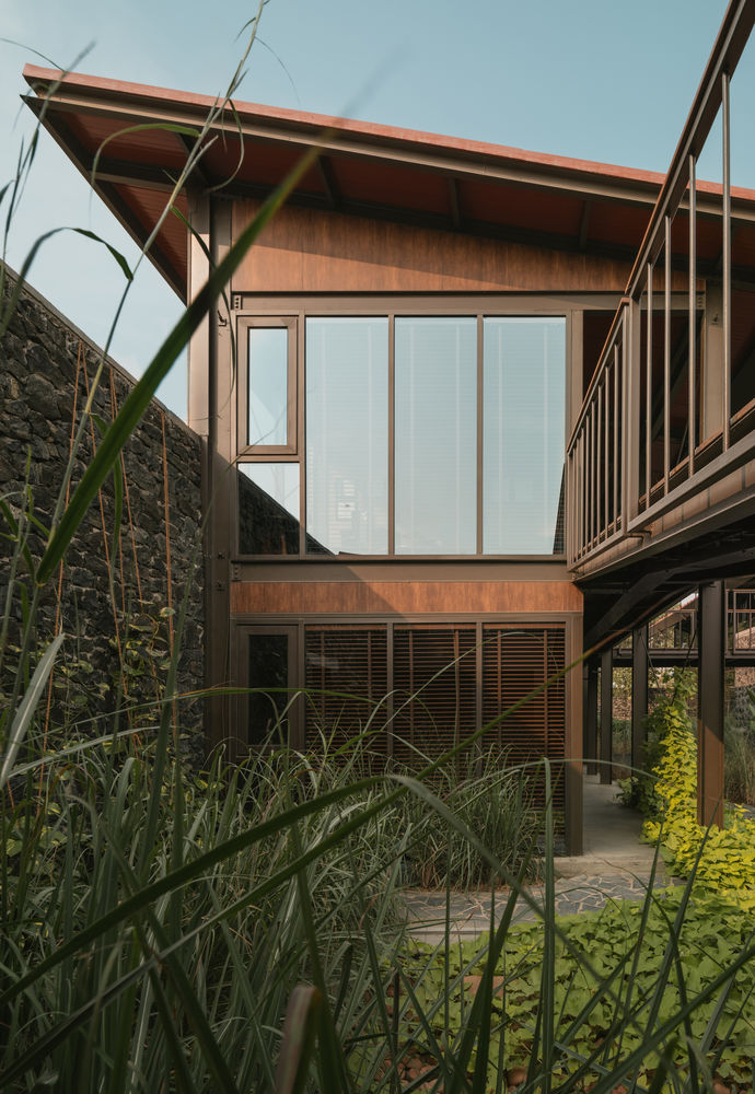 Oasis Studio / Saransh
