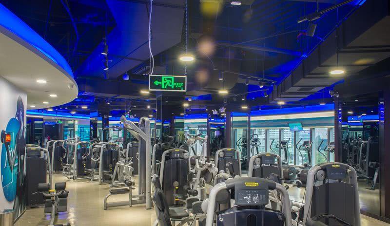 繁华地段中的蓝色魅惑——FITNESS WORLD健身会所设计
