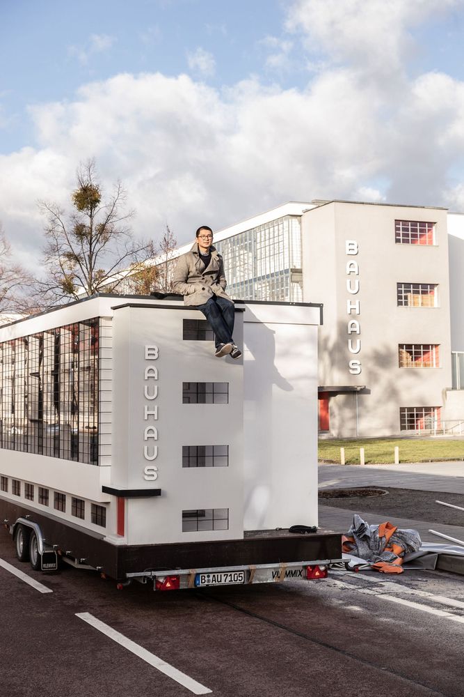 穿越百年的 Bauhaus 巴士，设计反思之旅