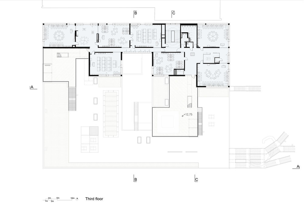 Längenfeldgasse Primary and Vocational School  / PPAG architects