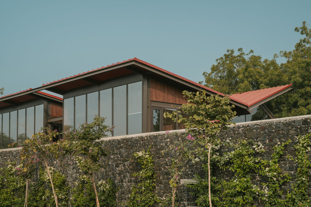 Oasis Studio / Saransh