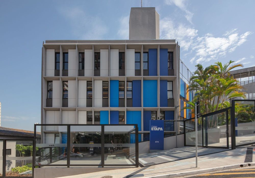 Etapa Vila Mascote School / Biselli Katchborian Arquitetos