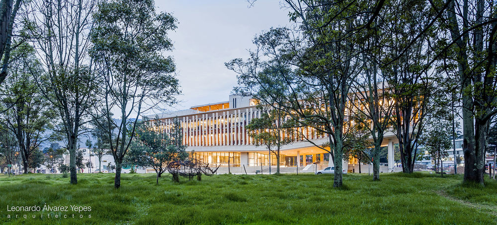 哥伦比亚国立大学护理学院大楼 / Leonardo Álvarez Yepes