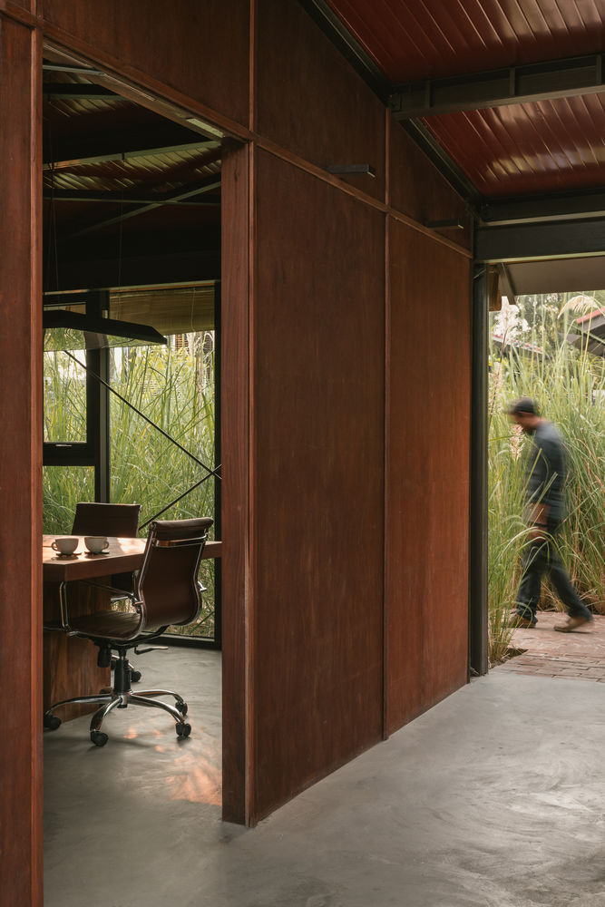 Oasis Studio / Saransh
