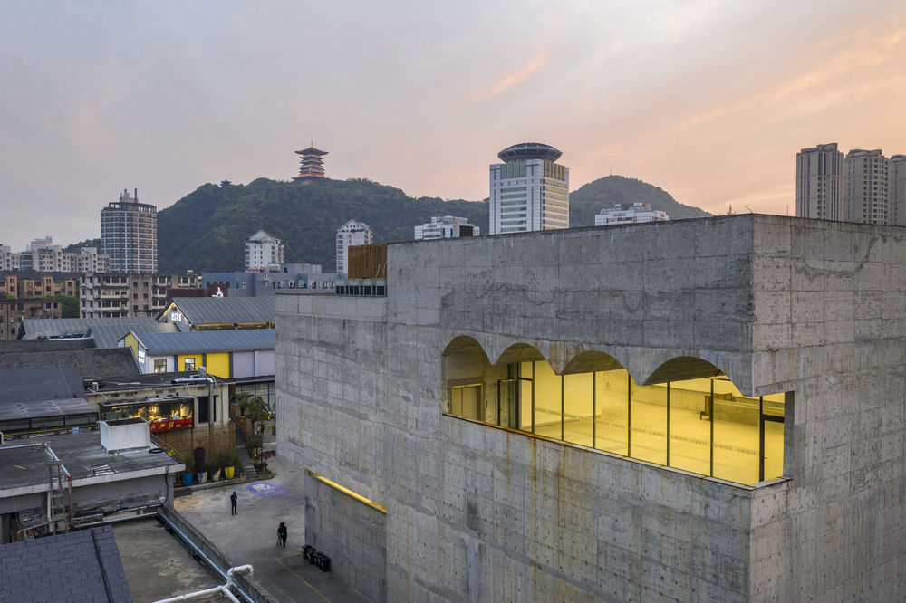 Taizhou Contemporary Art Museum / Atelier Deshaus