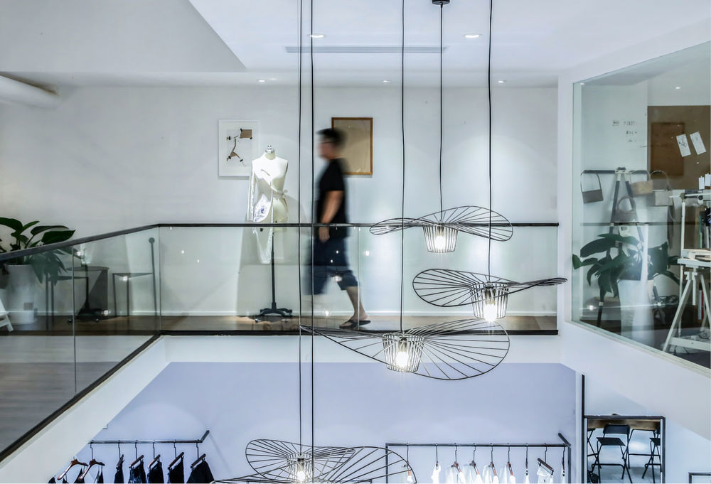 BLIZEDOUT 笔里 | 回廊式 LOFT 工作空间