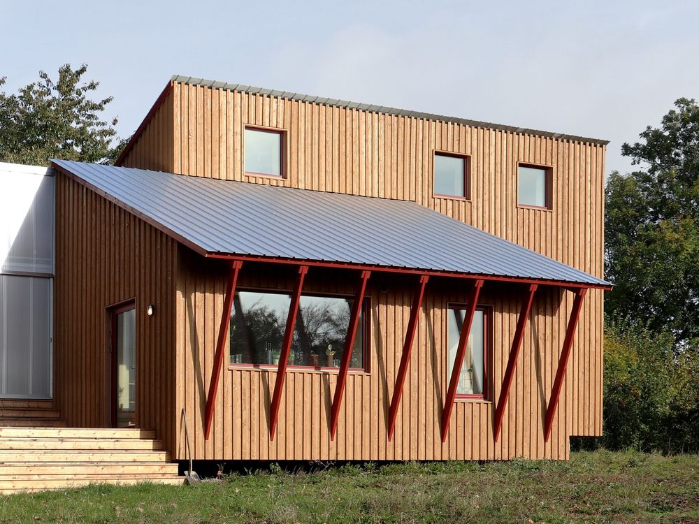 House on the Hill / Arcgency