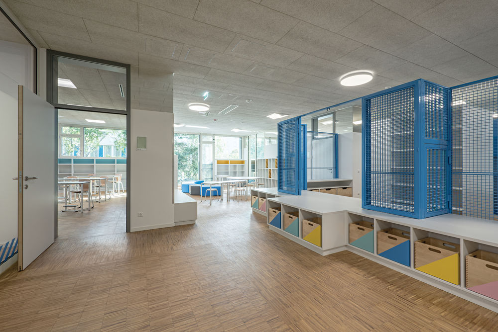 Längenfeldgasse Primary and Vocational School  / PPAG architects
