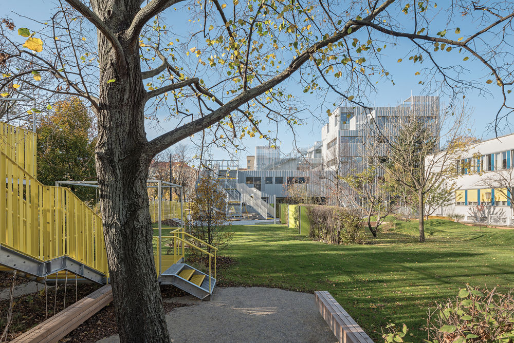 Längenfeldgasse Primary and Vocational School  / PPAG architects
