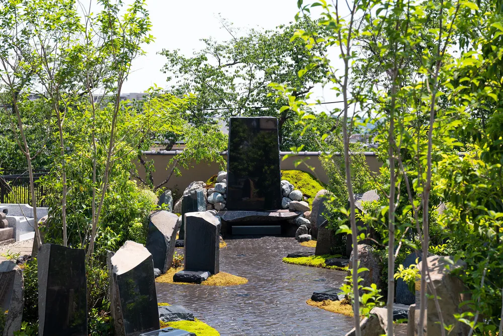 Kezouin Fuchu-shi Cemetery "Yoyo-no-niwa"