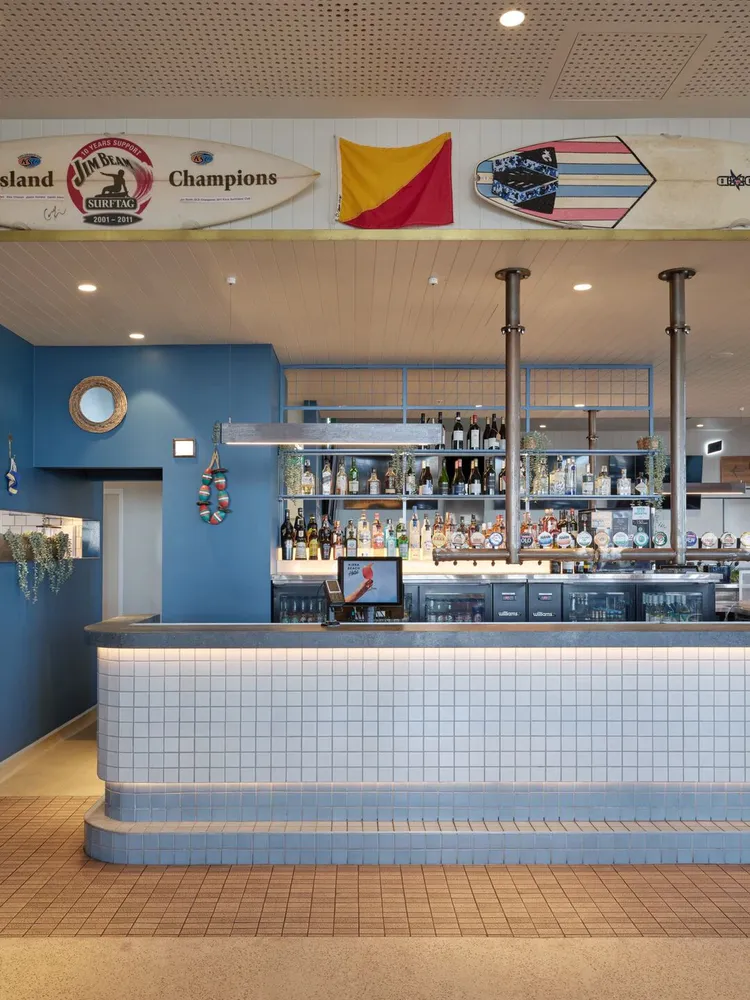 Kirra Beach House & Hotel