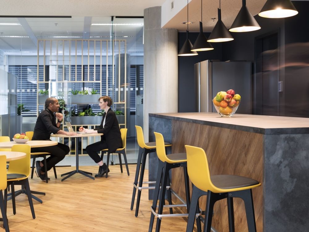 Parker Hannifin Prague 办公室 | YUAR 建筑事务所以开放空间融合隐私设计