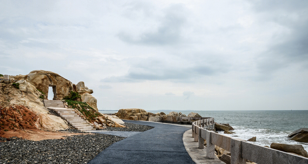 福建漳浦六鳌龙美湾“抽象画廊”三景添翼