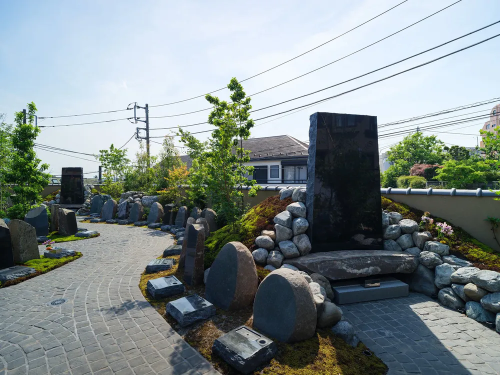 Kezouin Fuchu-shi Cemetery "Yoyo-no-niwa"
