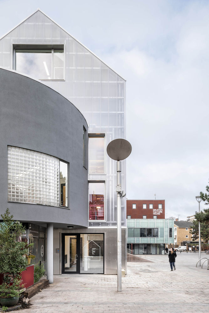 Bradbury Works / [Y/N] Studio