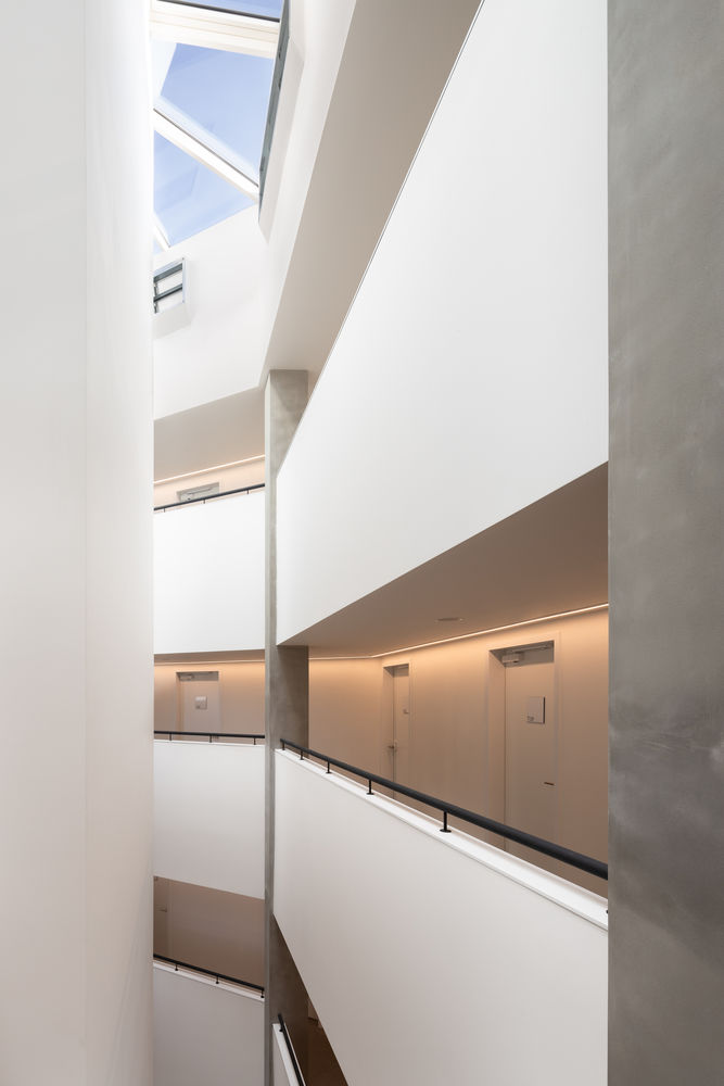 Student House Holešovice / Pavel Hnilička Architects+Planners