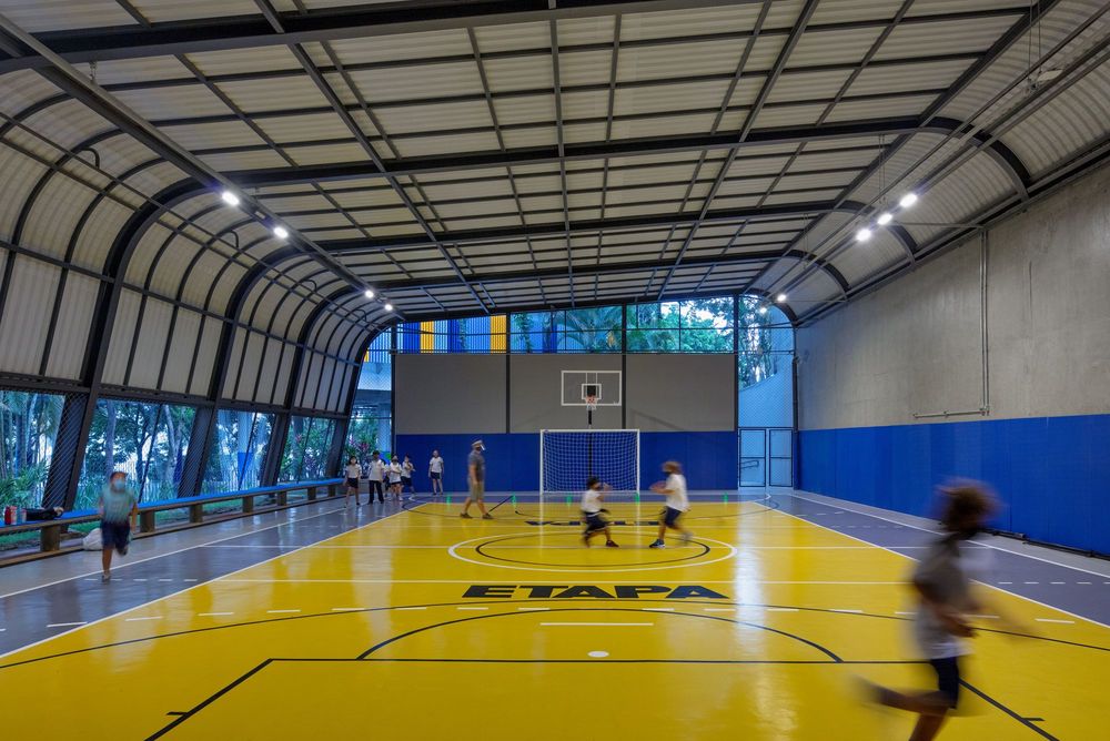 Etapa Vila Mascote School / Biselli Katchborian Arquitetos
