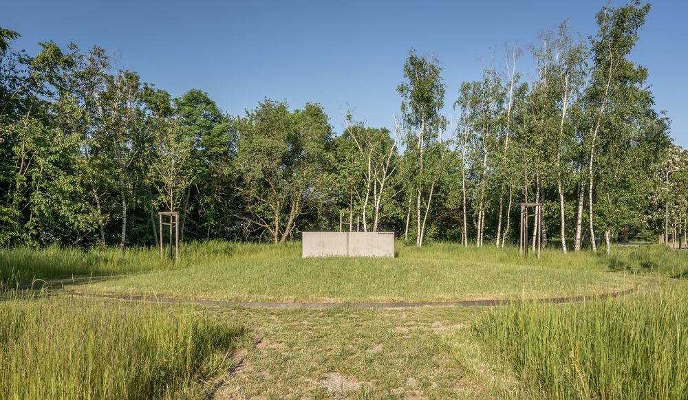 HSC Cemetery / Objektor