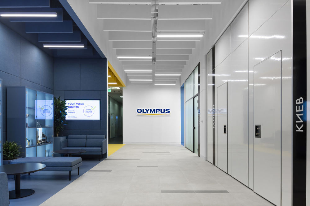 莫斯科 Olympus 办公室 - 现代科技与色彩的完美结合