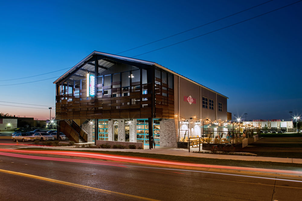 2000 West Berry | 现代工业风建筑的复兴