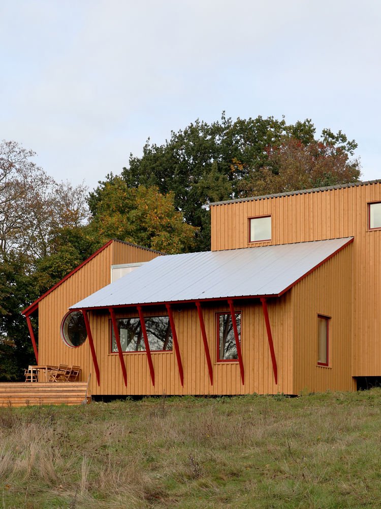 House on the Hill / Arcgency