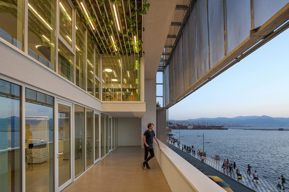 IzQ Innovation Center / Ofisvesaire