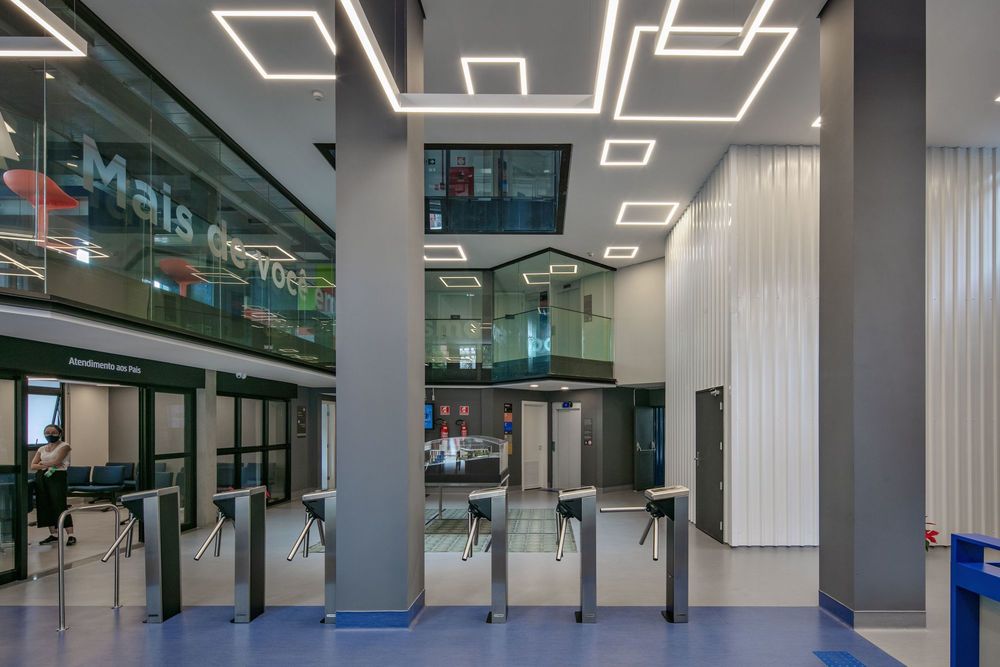 Etapa Vila Mascote School / Biselli Katchborian Arquitetos