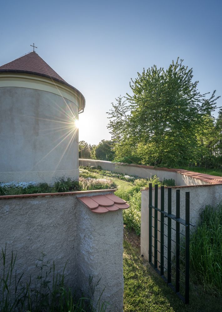 HSC Cemetery / Objektor