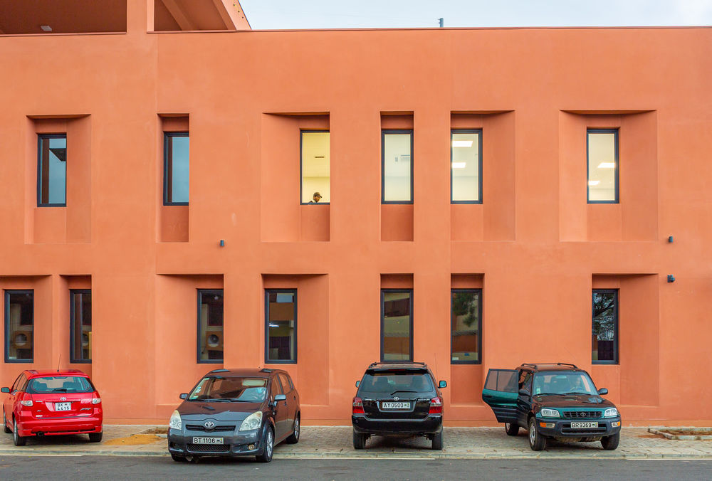 SÈMÈONE Center / COBLOC Architecture