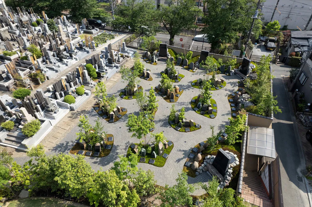 Kezouin Fuchu-shi Cemetery "Yoyo-no-niwa"
