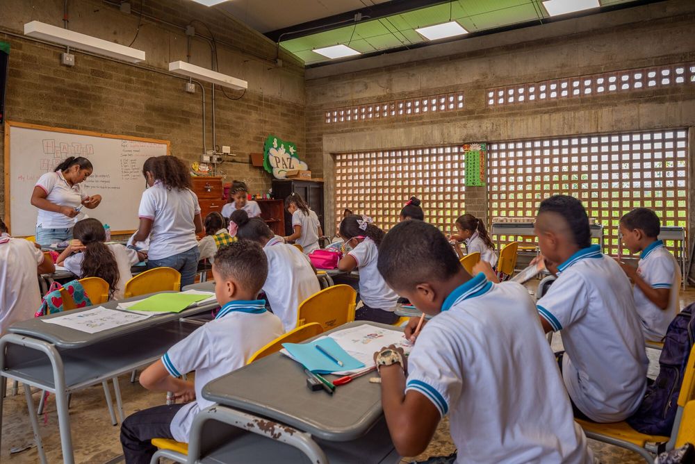 29 de Noviembre School Reconstruction  / Taller Síntesis