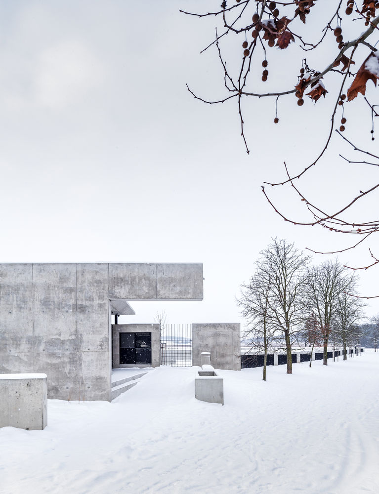 HSC Cemetery / Objektor